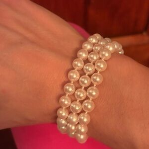 Triple strand pearl bracelet